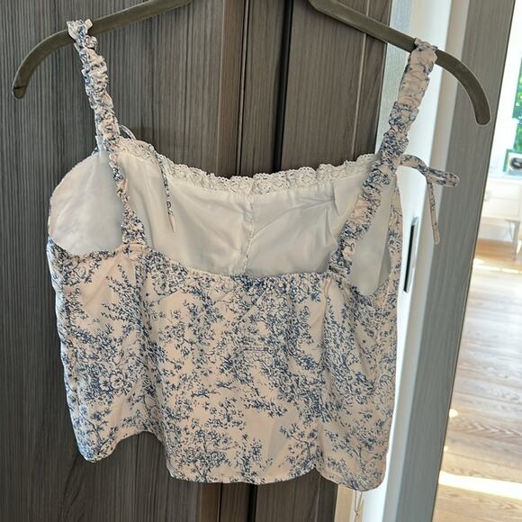 Commense Blue and White Floral Top - Picture 7 of 8